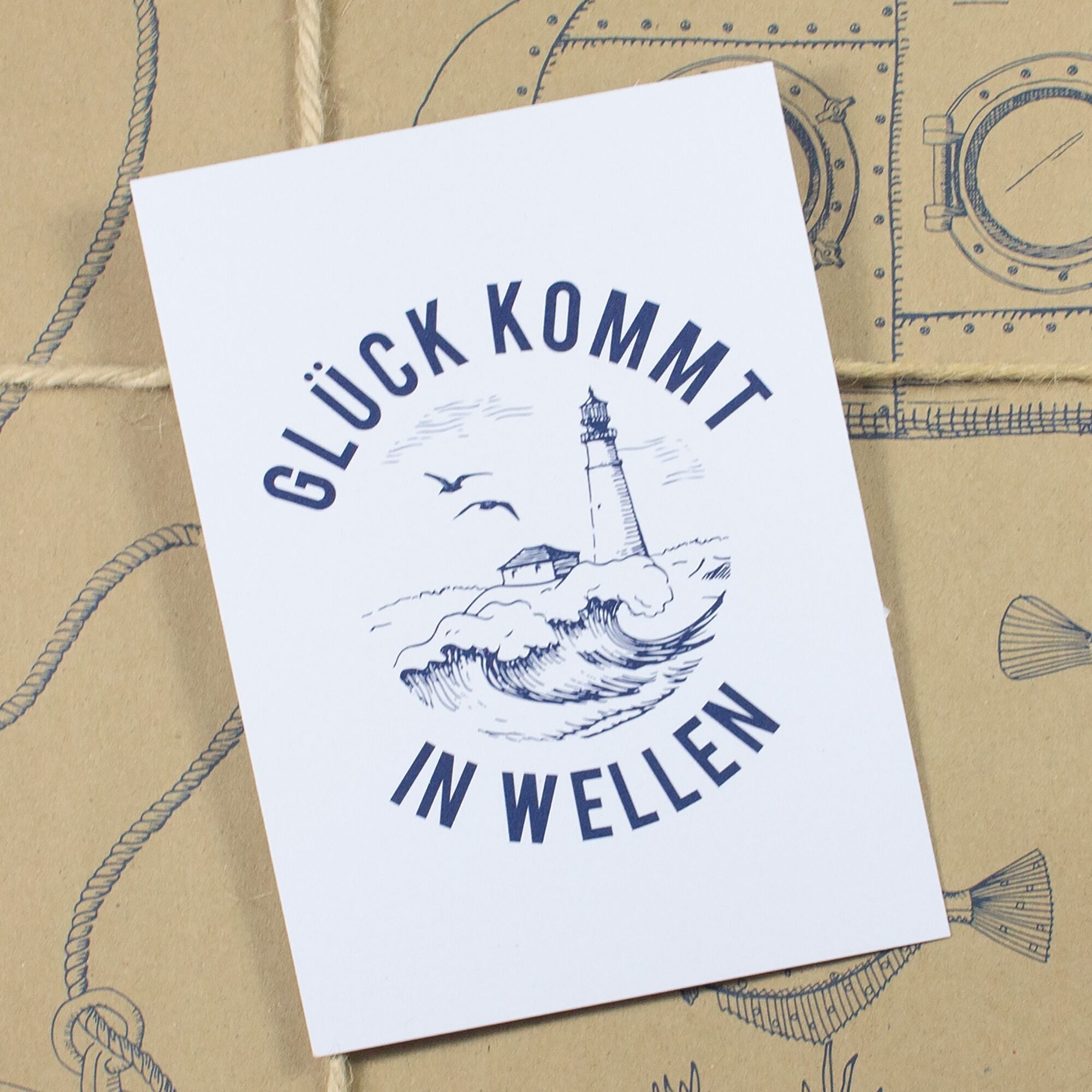 Maritime Postkarte "Glück kommt in Wellen" aus Recyclingpapier