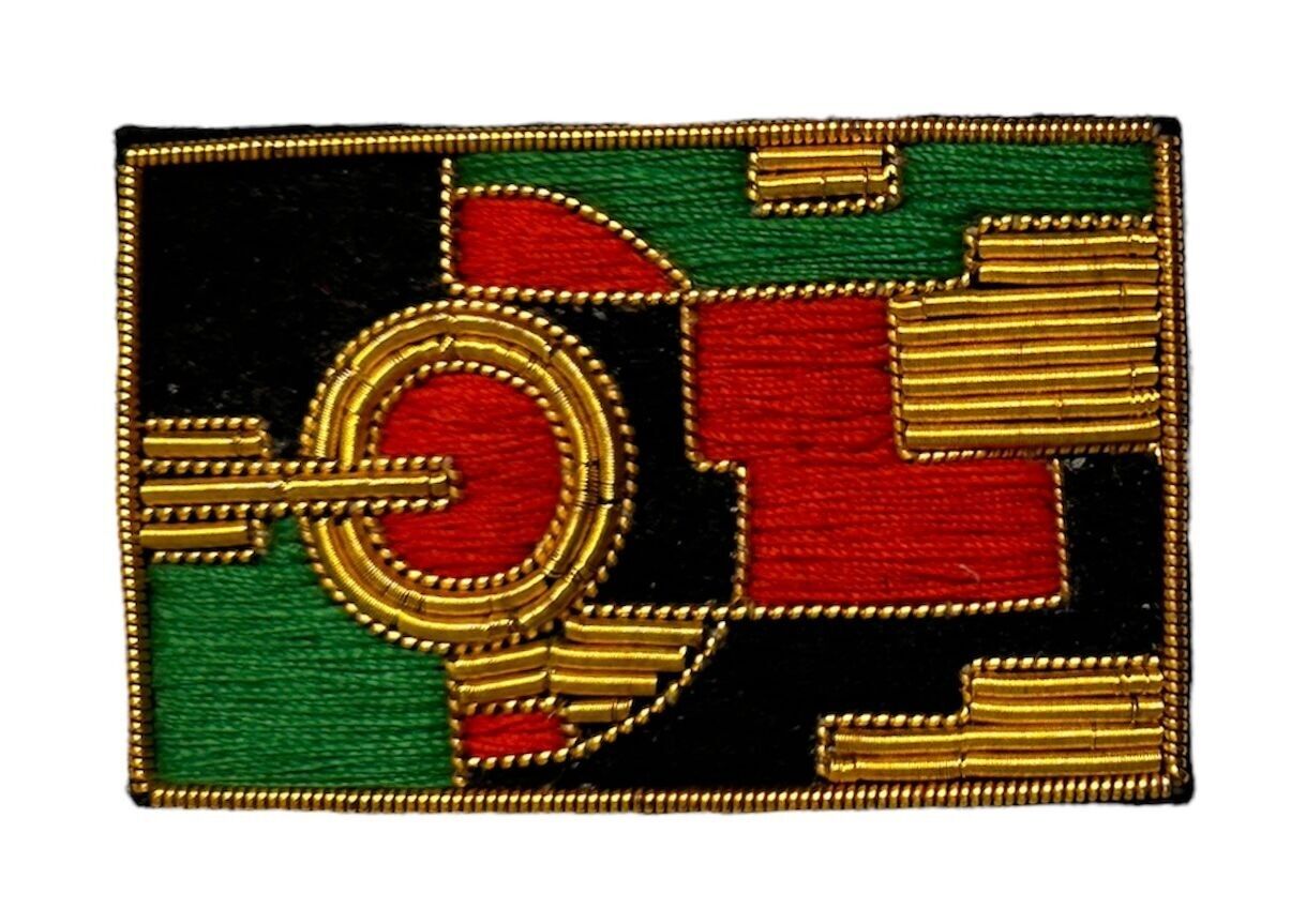 ART DECO BESTICKTE BROSCHE