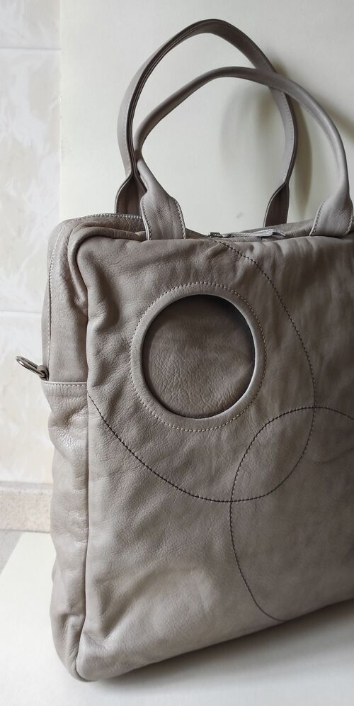 Sac pour ordinateur portable en cuir. Couleurs sable.