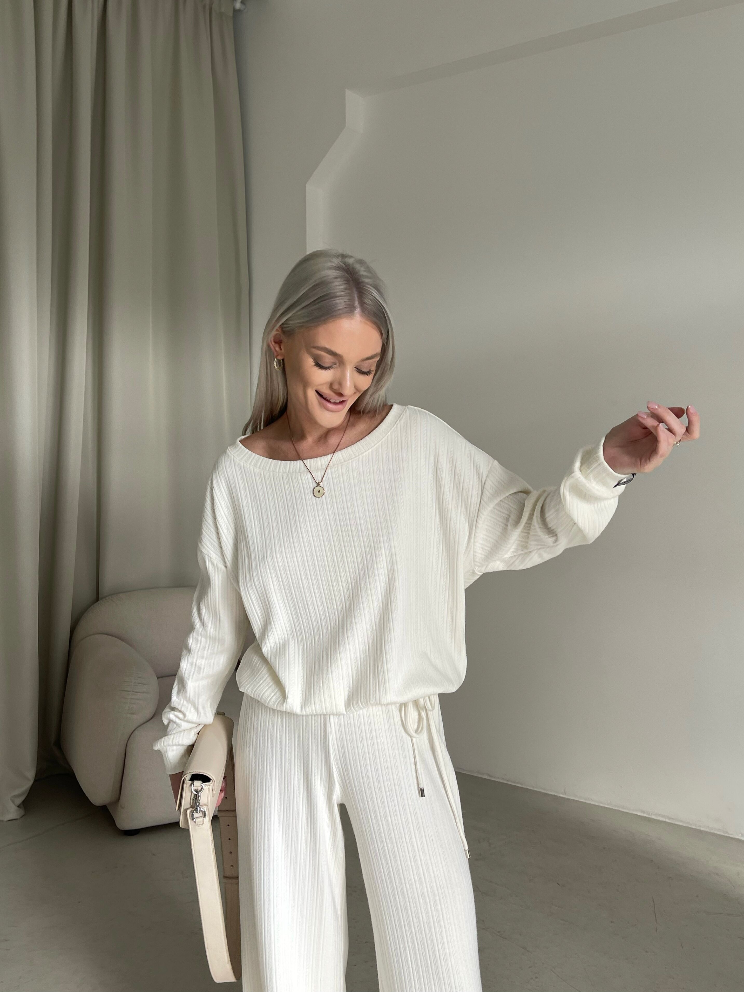 Super soft oversized jumper with open shoulders