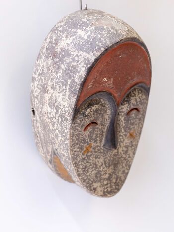 Masque africain en bois de Sanaga 4