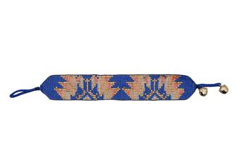 Bracelet perlé bleu royal et feuille de lotus pêche 1