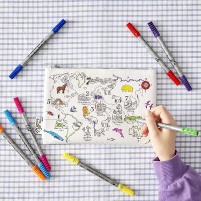 Trousse à crayons couleur dans la carte du monde, cadeau créatif pour enfants