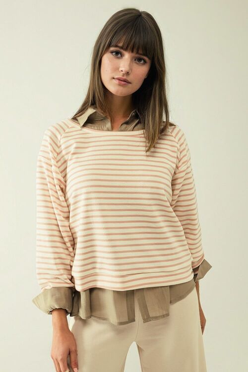 Long sleeves white sweater with pink stripes and a boat neck