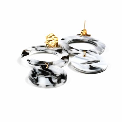 White, black and gold marble earrings: Elegance and Mystery in Each Pair of These Impressive Hoops