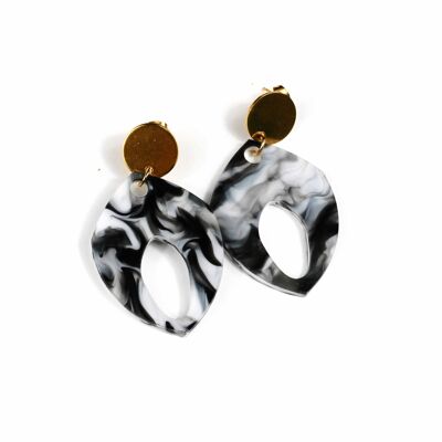 Pendientes mármol blanco y negro: Ilumina tu Look con la Elegancia y el Brillo del Dorado