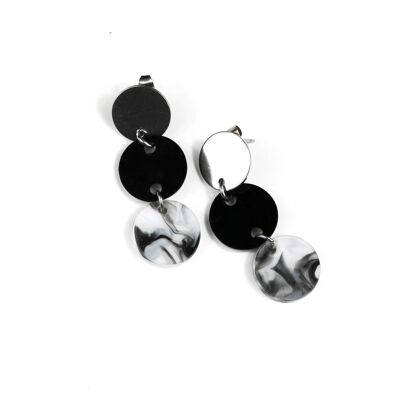 Black and White Earrings: Shine like the Universe with These Dazzling Fashion Accessories