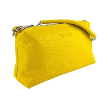 RB1025R | Sac à main pour femme avec double fermeture éclair en cuir véritable fabriqué en Italie. Bandoulière en cuir réglable. Accessoires en Nickel Poli - Couleur Jaune - Dimensions : 26 x 14 x 9 cm 2