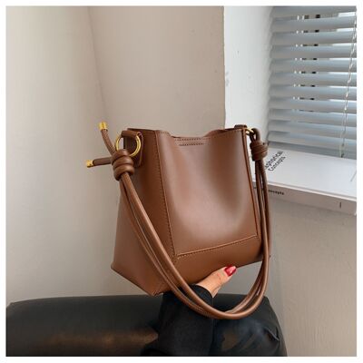 AnBeck “Keep it Classic” medium shoulder handbag with inner pocket (brown)