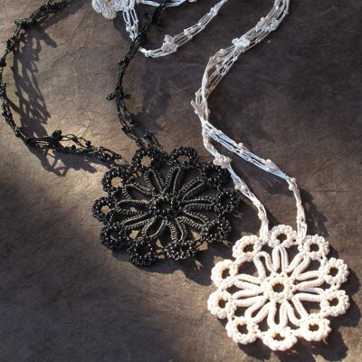 “MEDALYON” NECKLACE