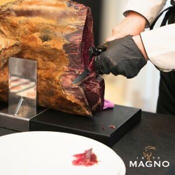 Cecina de León IGP, âgée de 18 mois, tranchée à la main au couteau - 80 gr 2