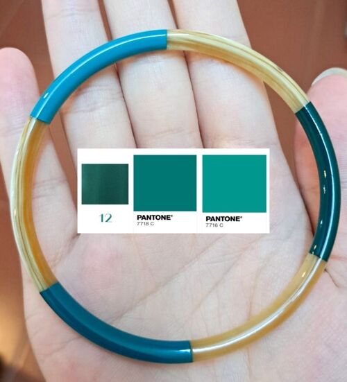 Bracelet corne 3 lignes vert 5mm