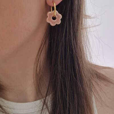 Pearly peach Flower earrings
