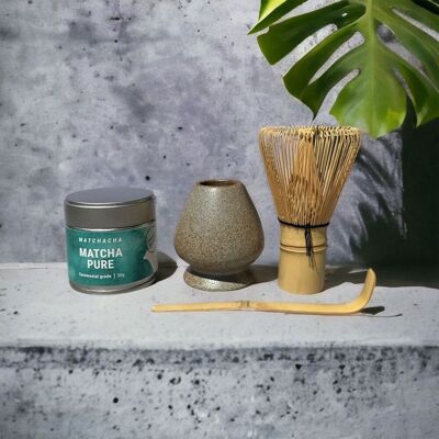 SET DE TÉ MATCHA (MATCHA 30G, BATIDOR, CUCHARA Y SOPORTE PARA BATIDOR)