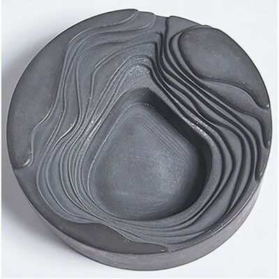 Cenicero de cerámica gofrada en color negro. Dimensión: 12x3.5cm MB-1230C