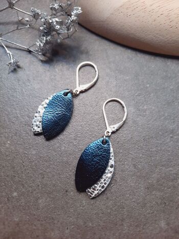 Boucles d'oreilles courtes LES LOULOUS Bleu pétrole 3