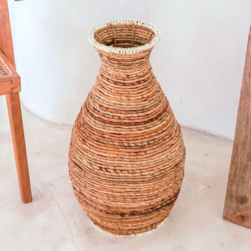 Geflochtene Boho Vase TUMBAK aus Bananenfaser und Raffia