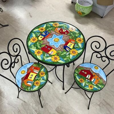 Tavolo e due sedie in ferro e ceramica