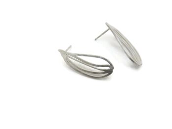 Boucles d’oreilles botaniques Silver Stud, boucles d’oreilles de conception linéaire 3