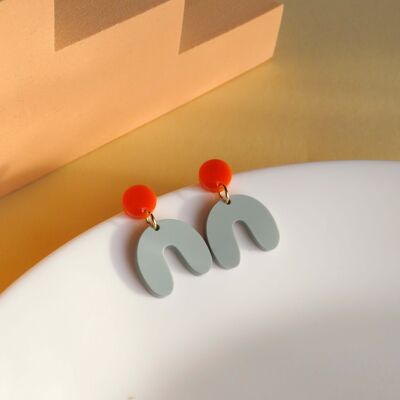 Small arch arch earrings in orange sage