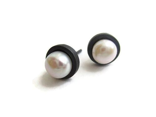 Modern Pearl Stud Earrings