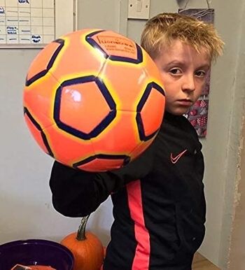 Lionstrike Ballon de football taille 3 Lite avec technologie NeoBladder, ballon de football léger pour enfants (3 à 7 ans) pour garçons/filles, entraînement/coaching en intérieur ou en extérieur (orange) 4