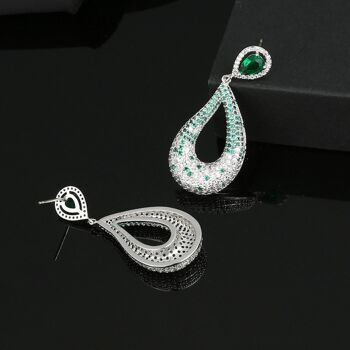 Boucles d'oreilles luxueuses en forme de goutte d'eau avec pierres précieuses vertes 3