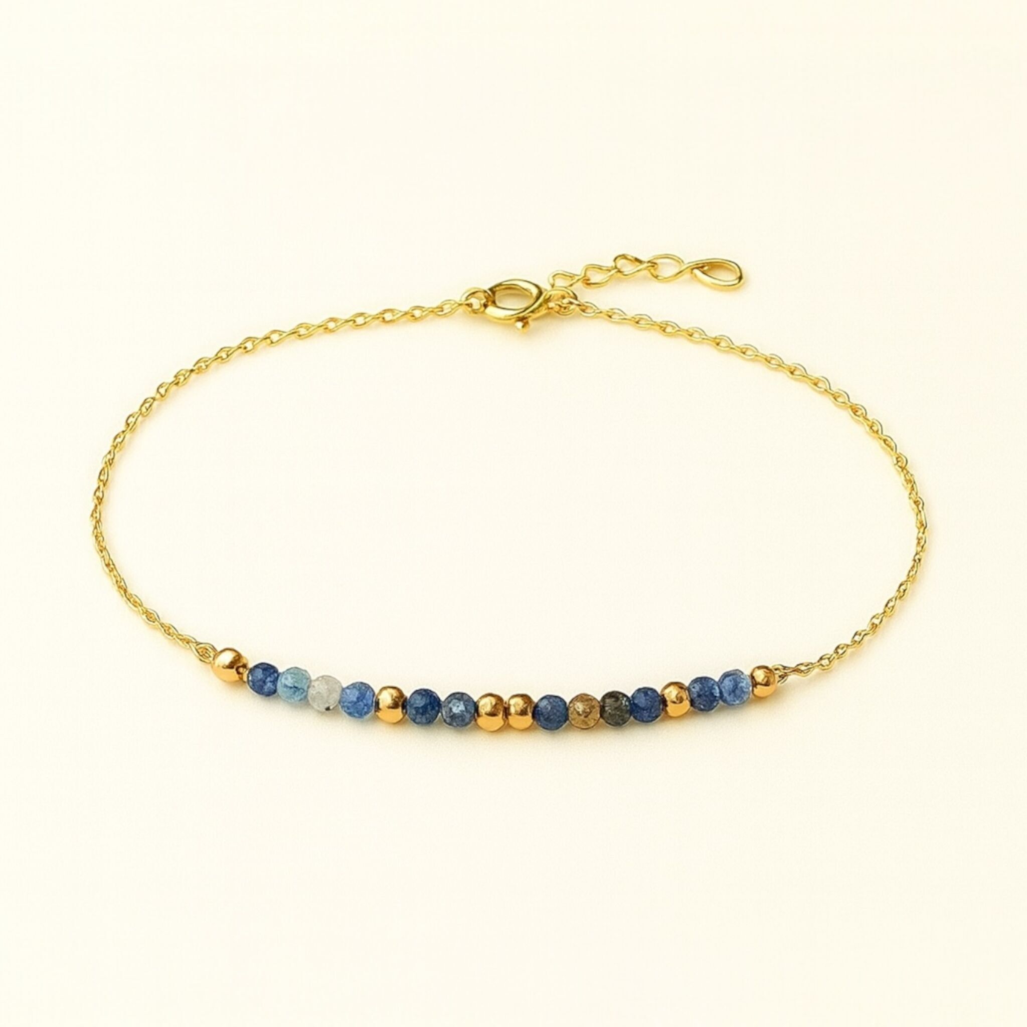 Bracciale in acciaio inossidabile dorato con perle di sodalite