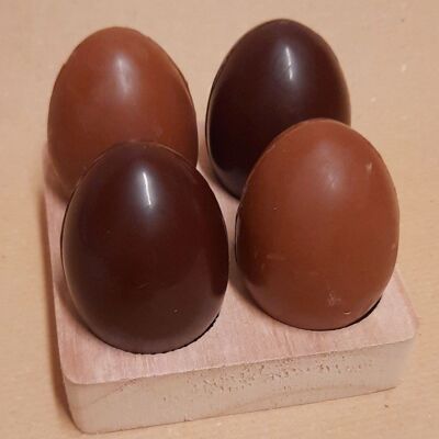 Huevera de madera para 4 huevos de chocolate orgánico - aproximadamente 100 g