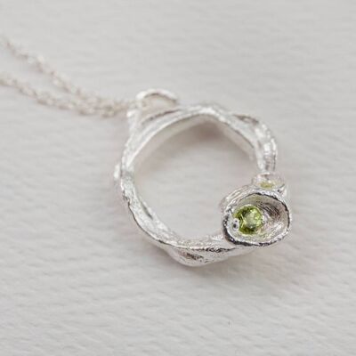 Collana circolare con rami di peridoto e argento - Grande