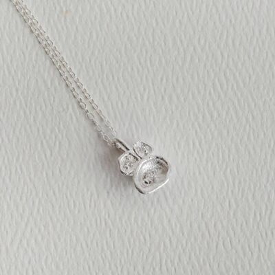 Collana con pendente in topazio bianco e lichene in argento