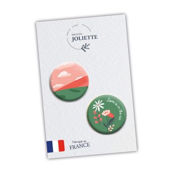 Love is in the air - Montagne + fleurs fond vert - Lot de 2 badges #95 2