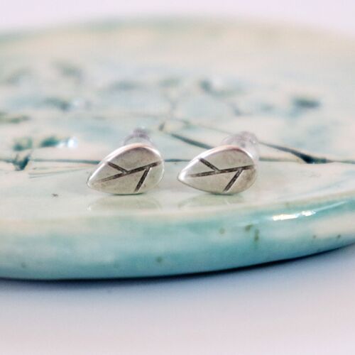 elegant small leaf stud earrings