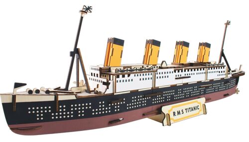Titanic construction kit made of wood