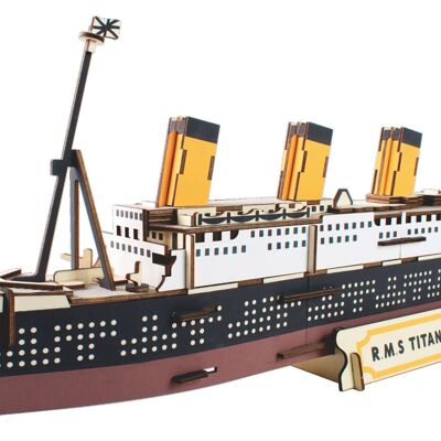 Kit de construcción del Titanic fabricado en madera.