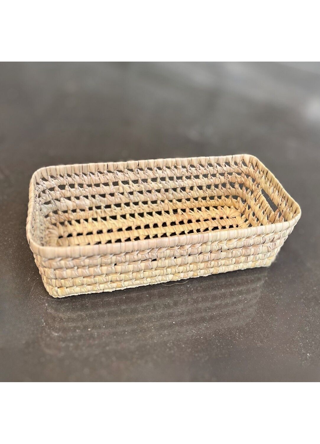 Cesta de pan de hoja de palma