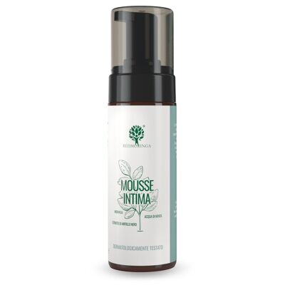 Delicate and soothing Moringa intimate cleanser in mousse