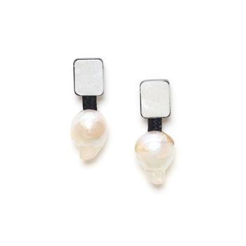 MOONLIGHT  boucles d'oreilles poussoir perle baroque 1