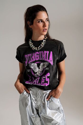 Camiseta noire avec texte Virgina Eagels en rose 4