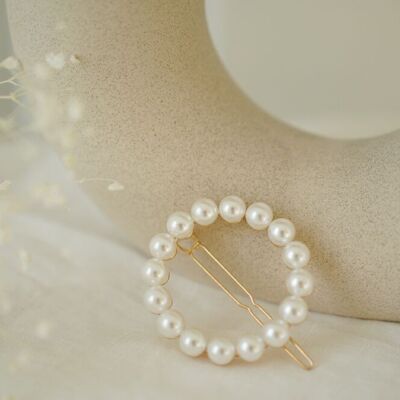 Pearly Pearl Round Charlotte Barrette