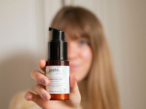 Champú seco - cabello oscuro