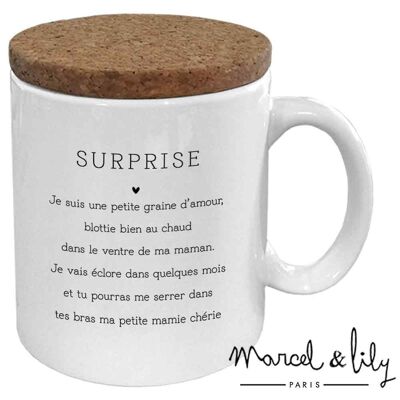 Mug avec son couvercle en liège  " Surprise Mamie Chérie"