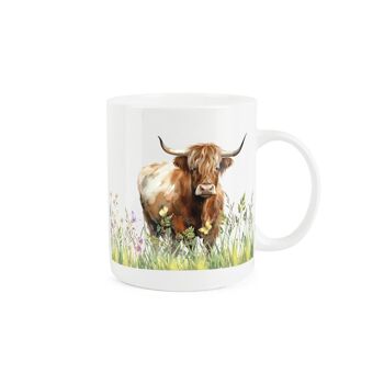 Tasse de vache des Highlands debout 1