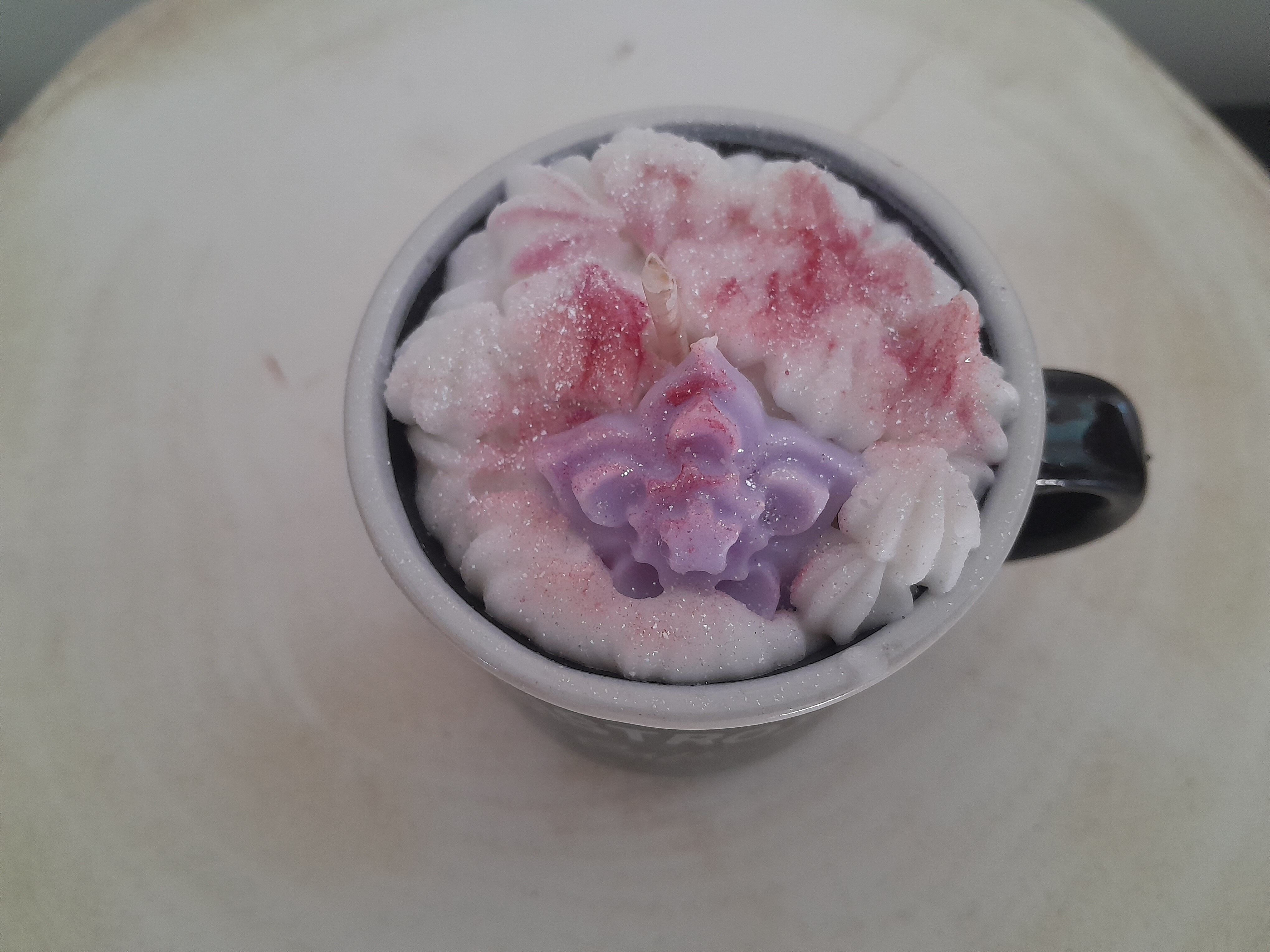 Tazza gourmet profumata alla viola