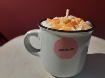 Bougie tasse gourmande parfumée à la mangue 4