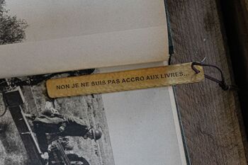 Marque-page en laiton "Non je ne suis pas accro aux livres..." #MP006 2