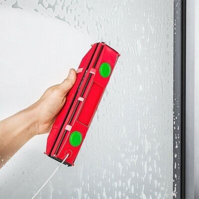 Magnetic window cleaner squeegee for single/double/triple glazing