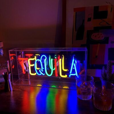 Neonschild „Tequila“ aus Glas