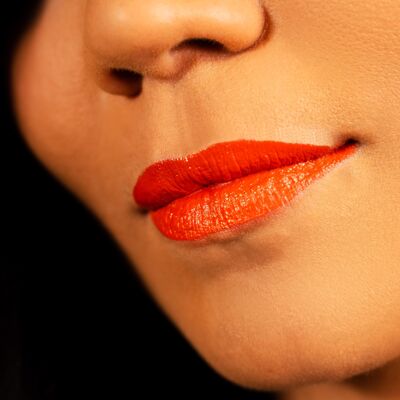 Matter flüssiger Lippenstift „Orange“ YK205