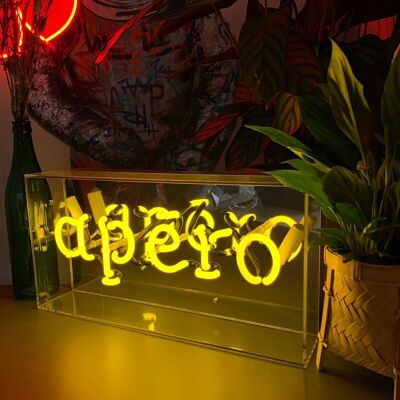 Glas-Neonschild „Apéro“.